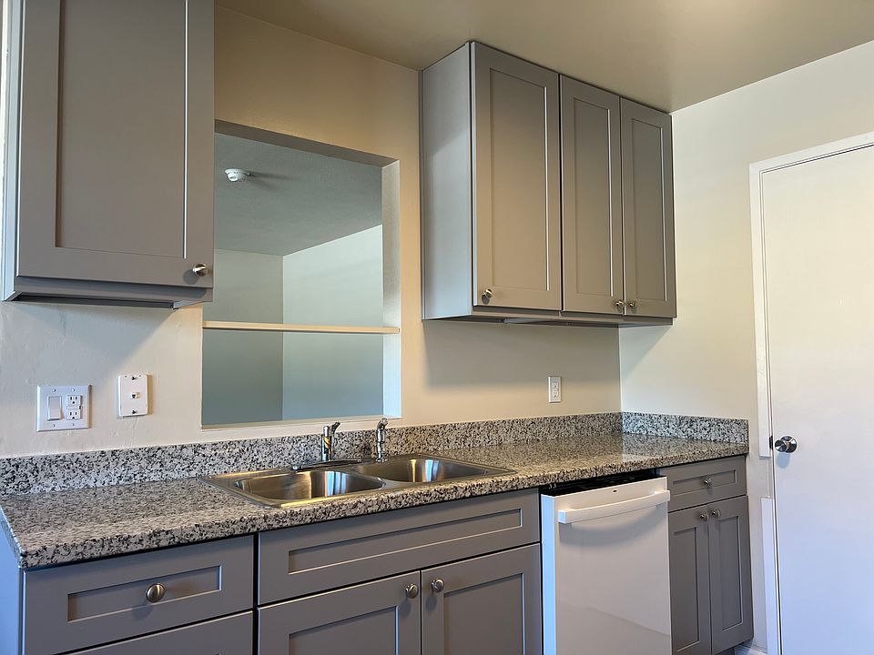 1st image of 275 Ventura Ave #23