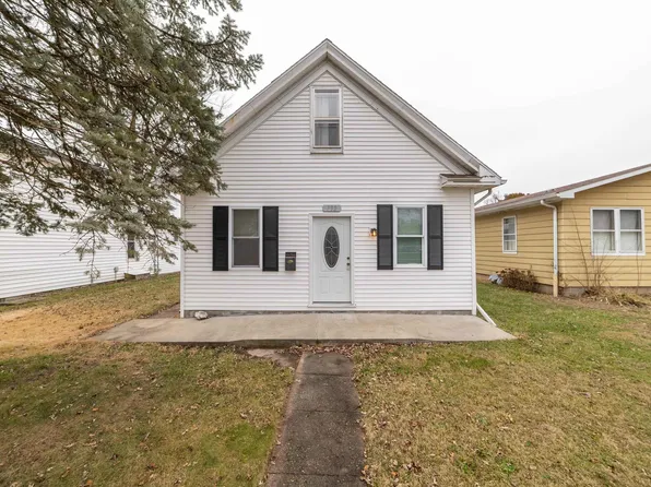 732 S 15th St, Quincy, IL 62301