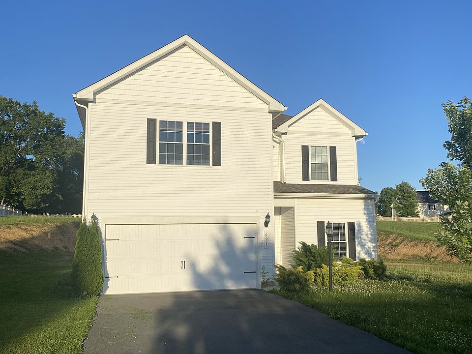 1st image of 697 Rivanna Run