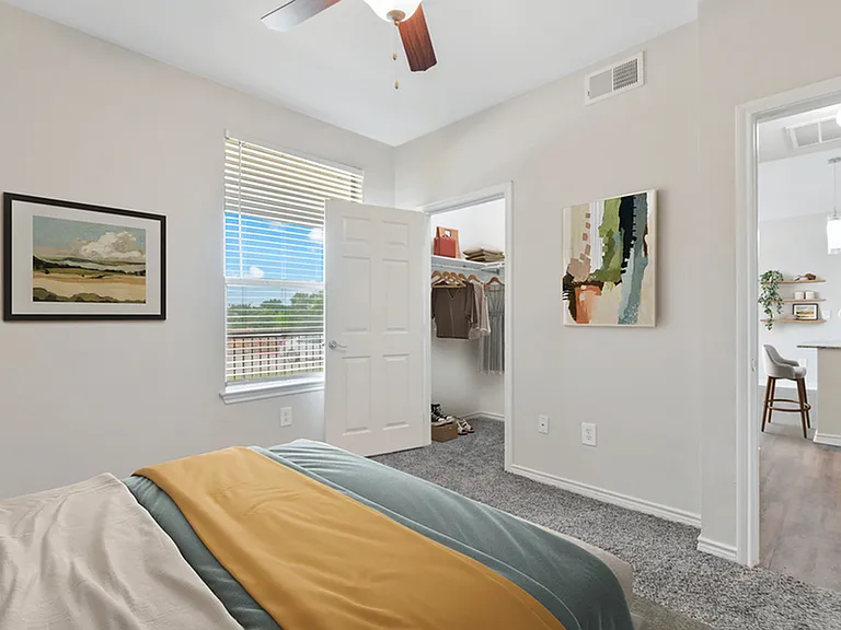 2x1 925 sqft B1U - Unit 05203 Second Bedroom_002 2x1 925 sqft B1U - Unit 05203 Second Bedroom_002
