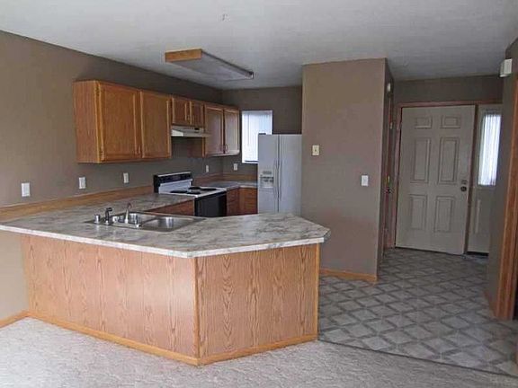 3rd image of 3440 Granger Ave S Unit 31