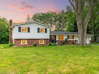 7093 Stonebrook Rd, West Bloomfield, MI, 48322