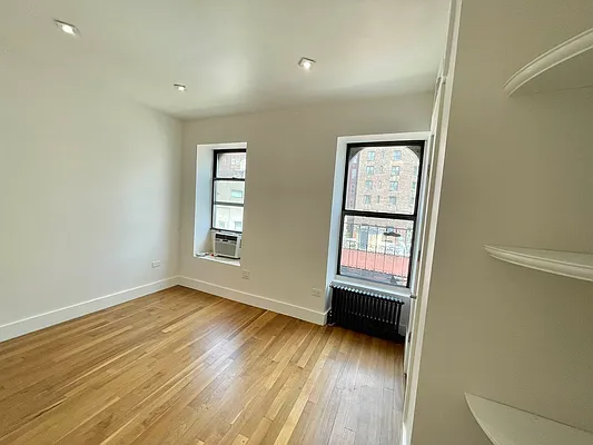 Rented by Vertical Real Estate LLC | media 4