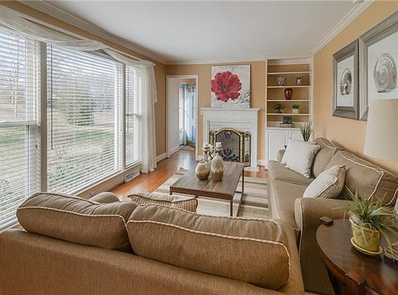 3rd image of 4628 Churchwood Dr