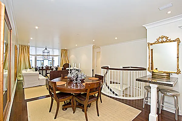 Sold by R New York | media 2