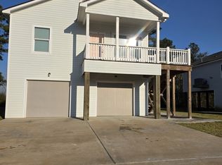 6119 Lacey Oak Dr, Hitchcock, TX 77563