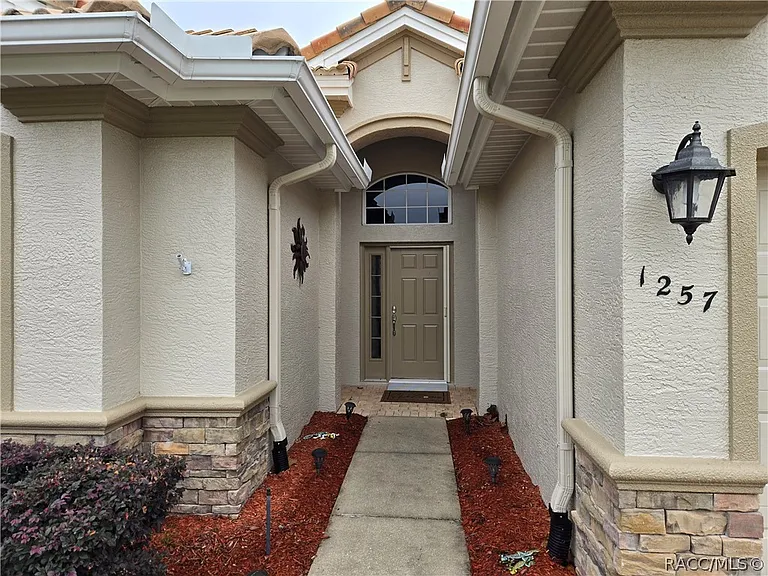 1257 W Skyview Crossing Dr — Photo 2