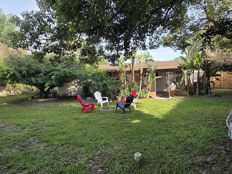 901 Briarwood Ave — Photo 24