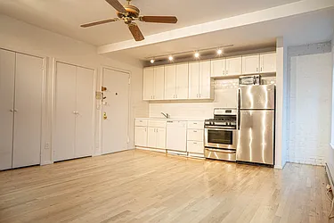 Rented by R New York