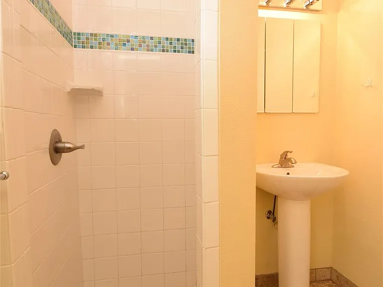 2801 Lafayette Ave #B — Photo 8