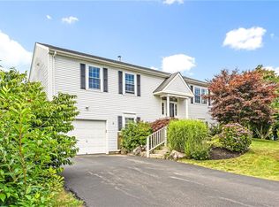 39 President Dr, Narragansett, RI 02882