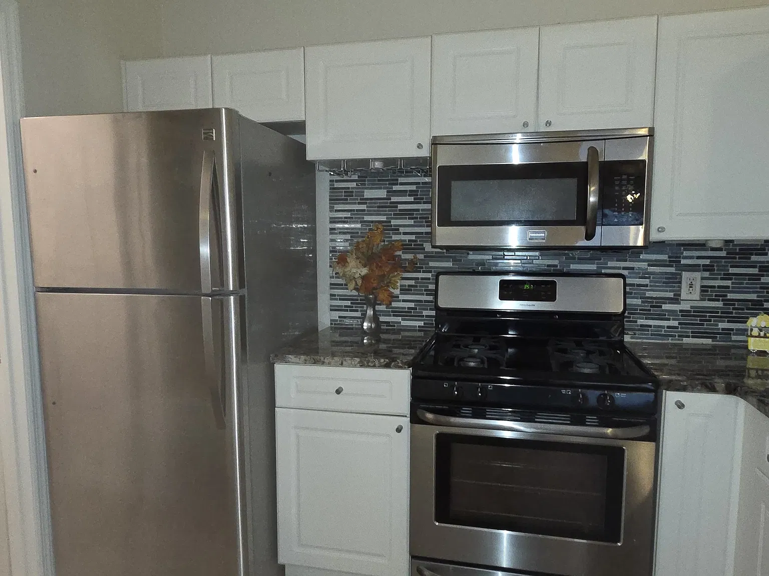 2 bed, 1129 sqft, $1,700 — Photo 3