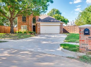 700 Oakridge Dr, Lake Dallas, TX 75065