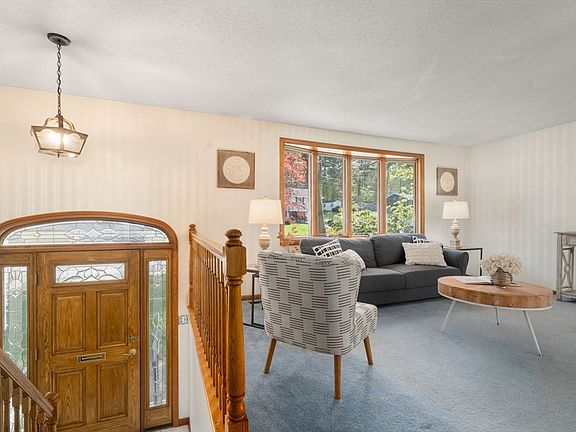 3rd image of 10 Brookbridge Rd