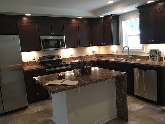 3rd image of 1 Nichols Ct