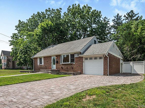 3rd image of 9 Tudor Road