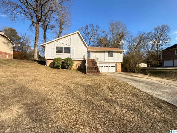 1111 3rd Ln, Pleasant Grove, AL 35127