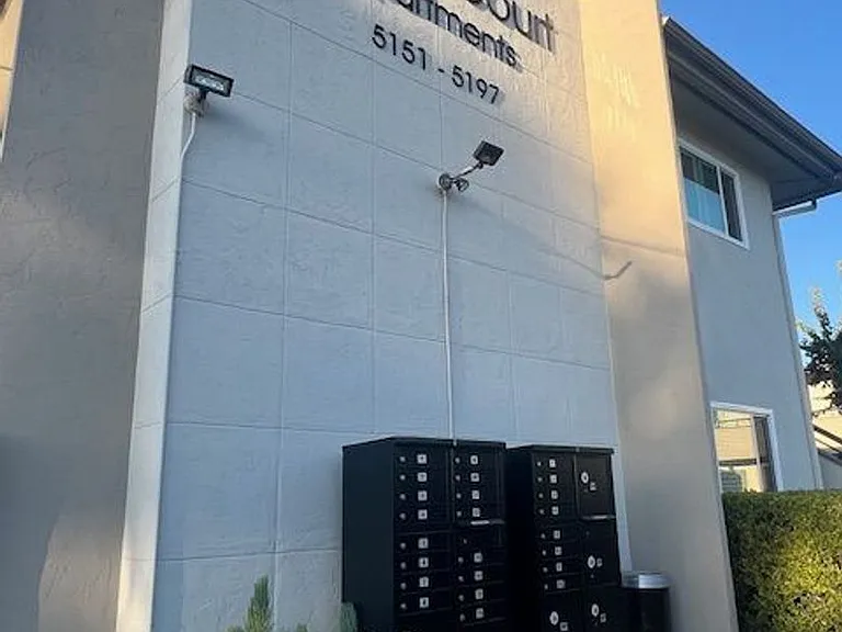 Welcome to the Dailey Court Apartments! — Photo 12