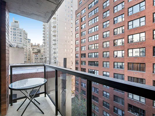 Sold by Sotheby's International Realty | media 9