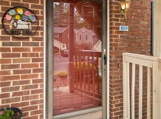 135 Columbine Dr APT 212, Winston Salem, NC 27106