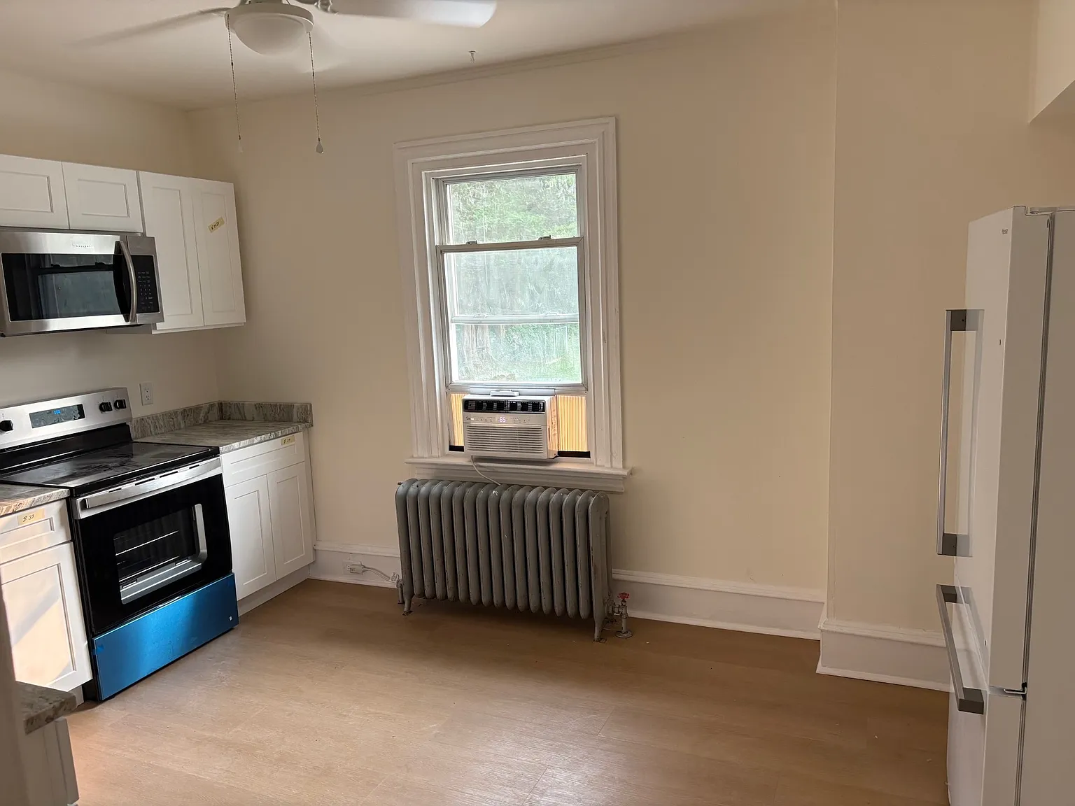 2 bed, 961 sqft, $2,000 — Photo 2