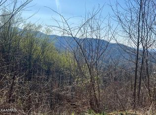 731 Jess Field Rd, Gatlinburg, TN 37738