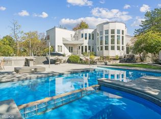 21660 N Rainbow Rd, Deer Park, IL 60010