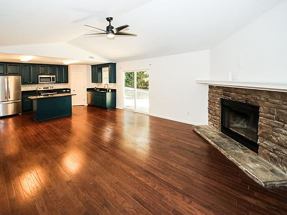family room w/ fireplace