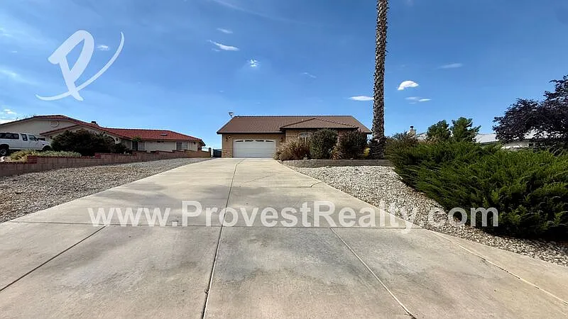 3 bed, 2.0 bath, 2133 sqft, $2,750 — Photo 2