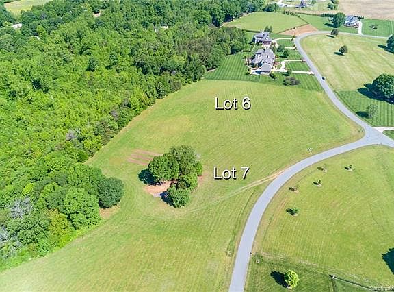 5th image of 150 Sand Hills Ct