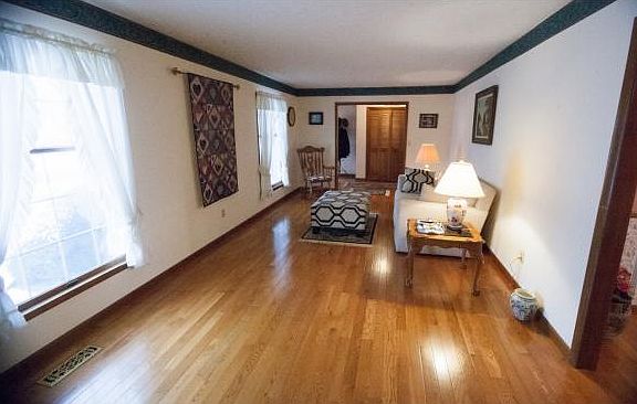 3rd image of 5167 Waterford Dr