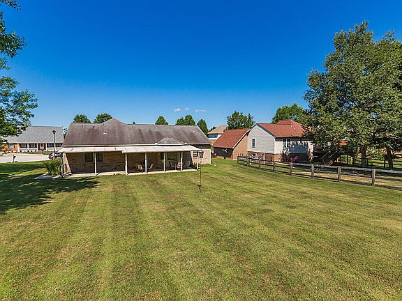 3rd image of 11241 Stoneybrook Ct