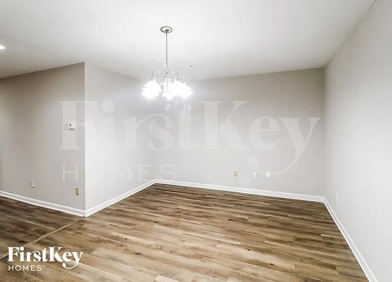 2483 Kings Park Cir — Photo 5