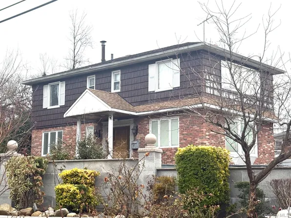 46-27 Overbrook Street, Douglaston, NY 11362