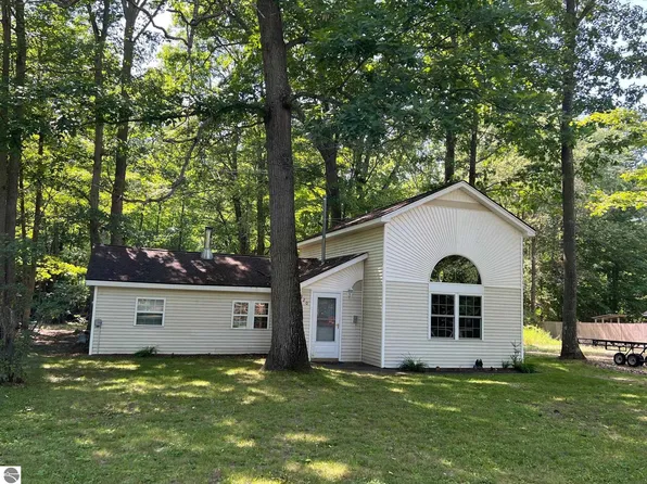 920 Arbor, Lake George, MI 48633