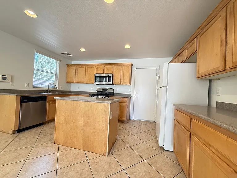 2696 Begonia Valley Ave — Photo 8