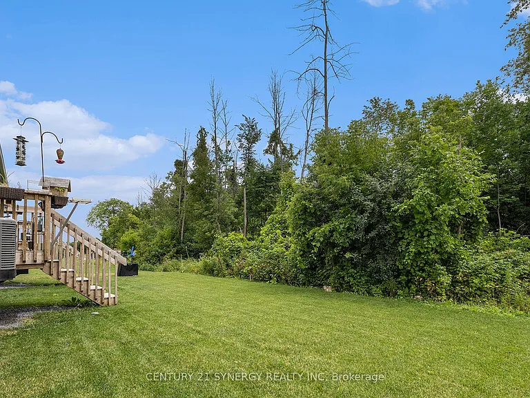 68 Villeneuve Dr — Photo 18
