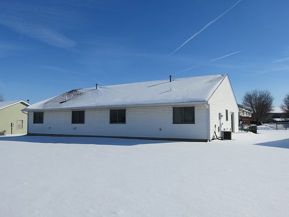 5th image of 385 Sugar Creek Ln