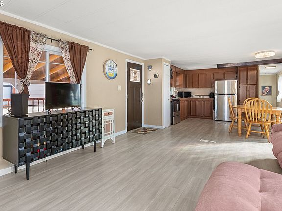 5th image of 2077 Kennedy Cir NE #69