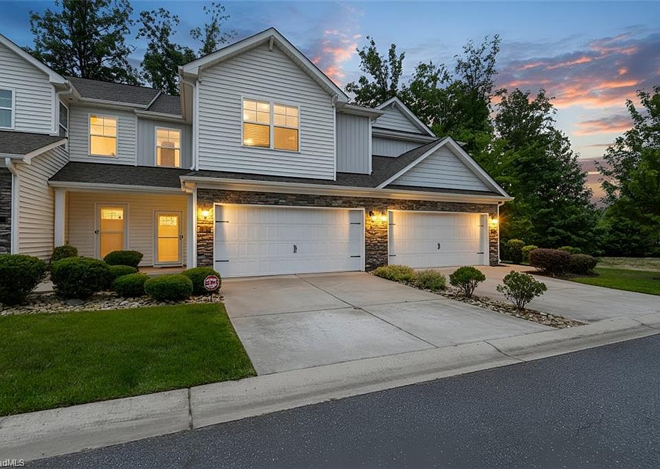 1st image of 7 Finley Ridge Way