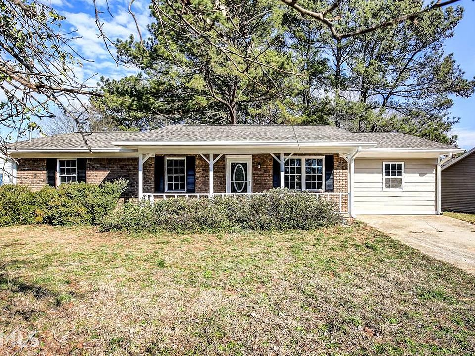 1st image of 584 Lakeridge Cir SE #5