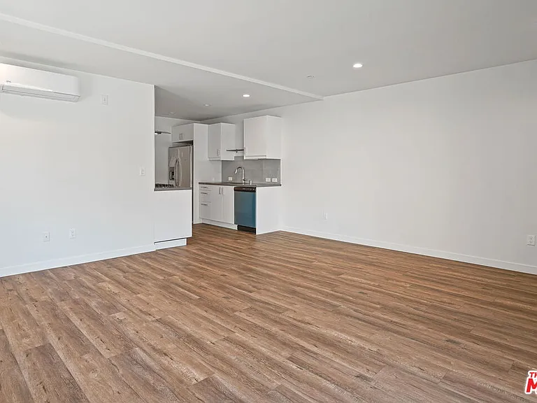 1166 S Cochran Ave #2 — Photo 3