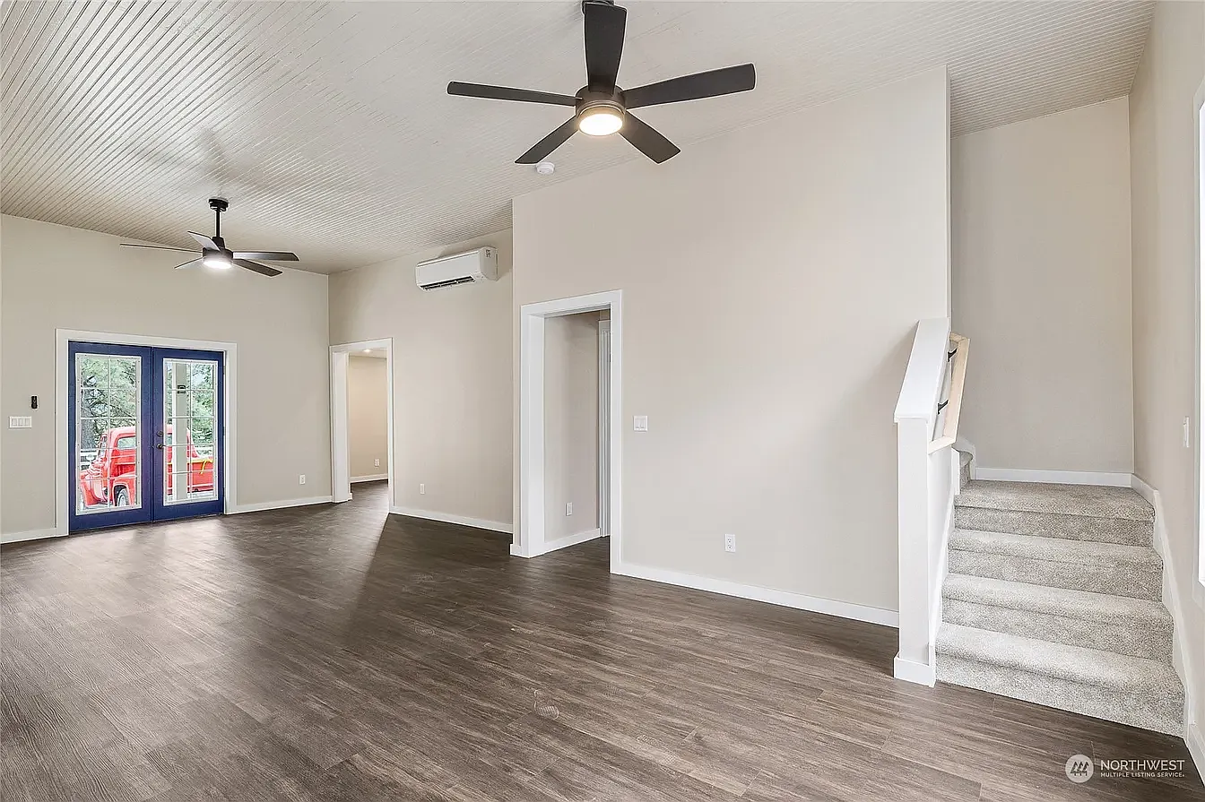 2 bed, 1350 sqft, $2,450 — Photo 2