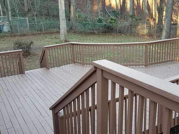 5th image of 2966 Valley Ct NE