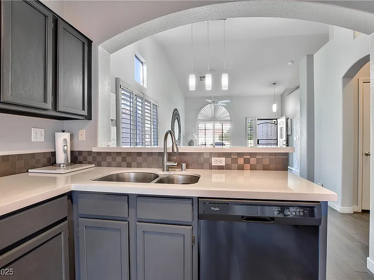 8041 Pottery Creek Dr — Photo 7