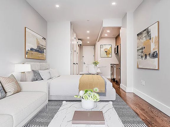 3rd image of 31-61 Vernon Blvd #6H