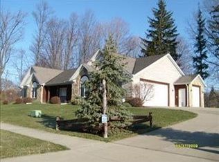 8713 Royale Oak Ct, Mentor, OH 44060