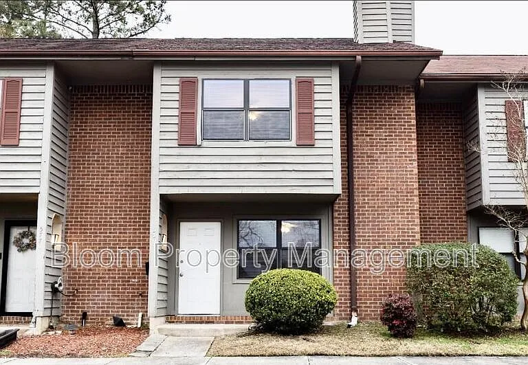 579 Travelers Blvd — Photo 1