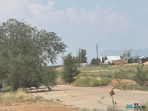 3rd image of 11 Roadrunner Rd