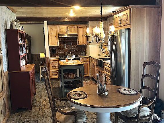 3rd image of 13818 Bayview Dr